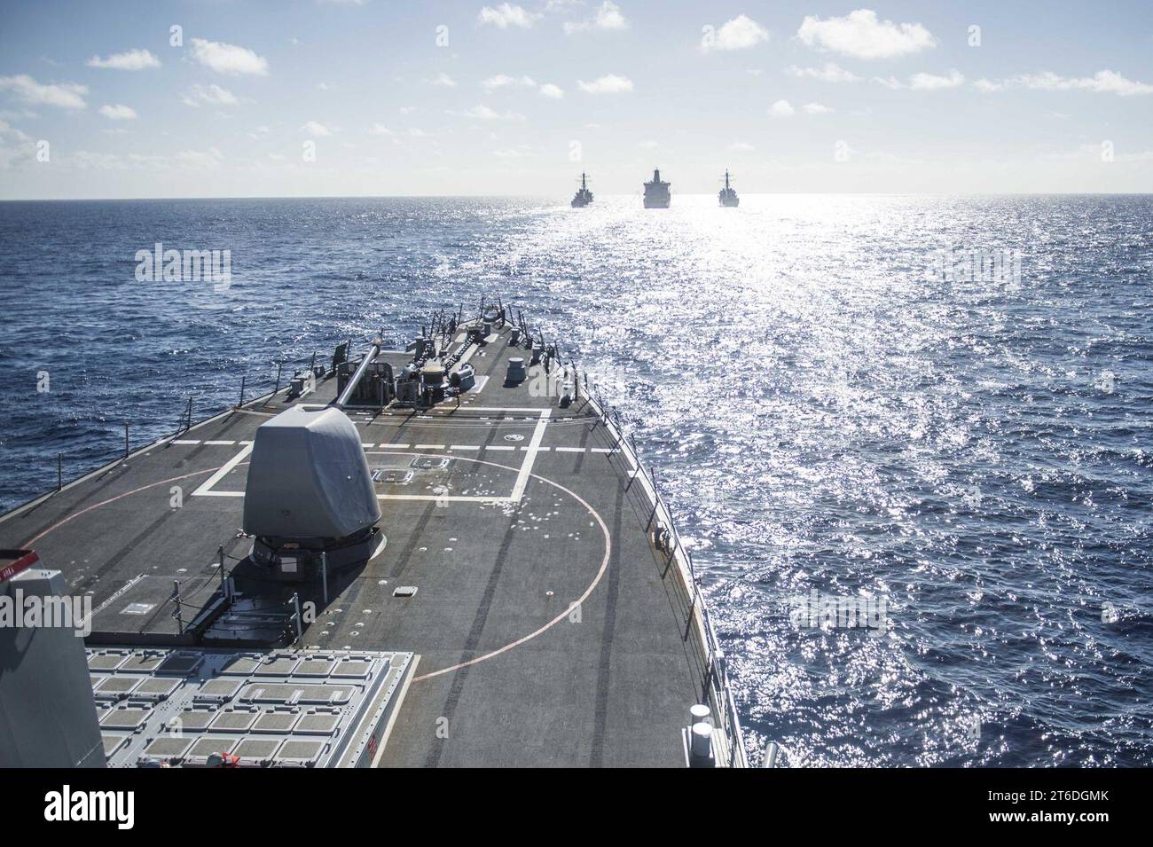 USS Fitzgerald (DDG62) approaching USNS Tippecanoe (TAO199) while