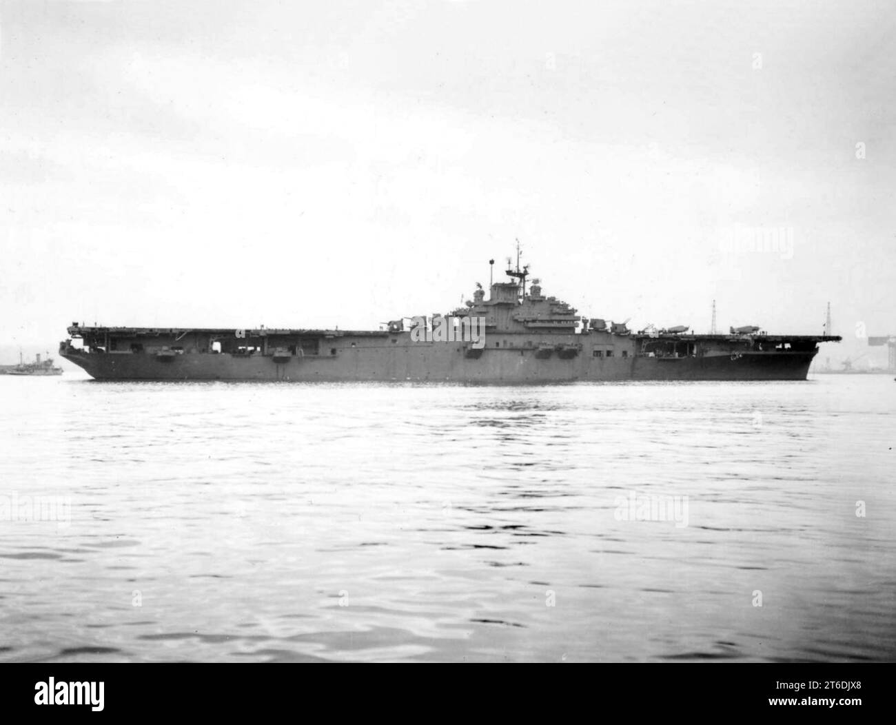 USS Franklin (CV-13) off Puget Sound Navy Yard in January 1945 Stock ...