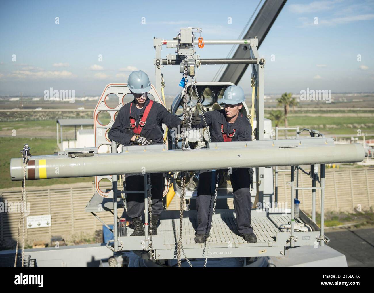 USS Green Bay weapons onload 150127 Stock Photo - Alamy