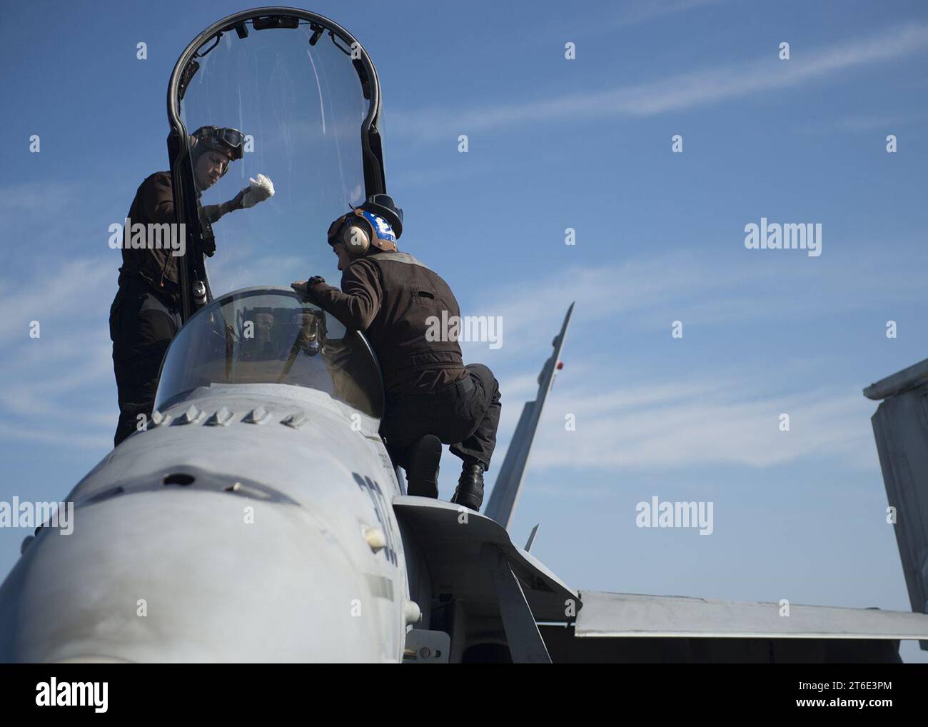 USS Harry S. Truman (CVN 75) 140110 Stock Photo - Alamy