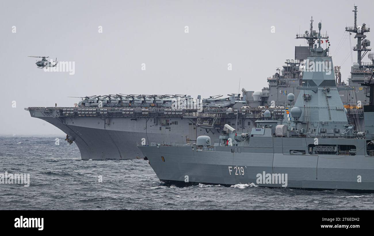 USS Kearsarge (LHD-3) and German frigate Sachsen (F219) underway in the ...