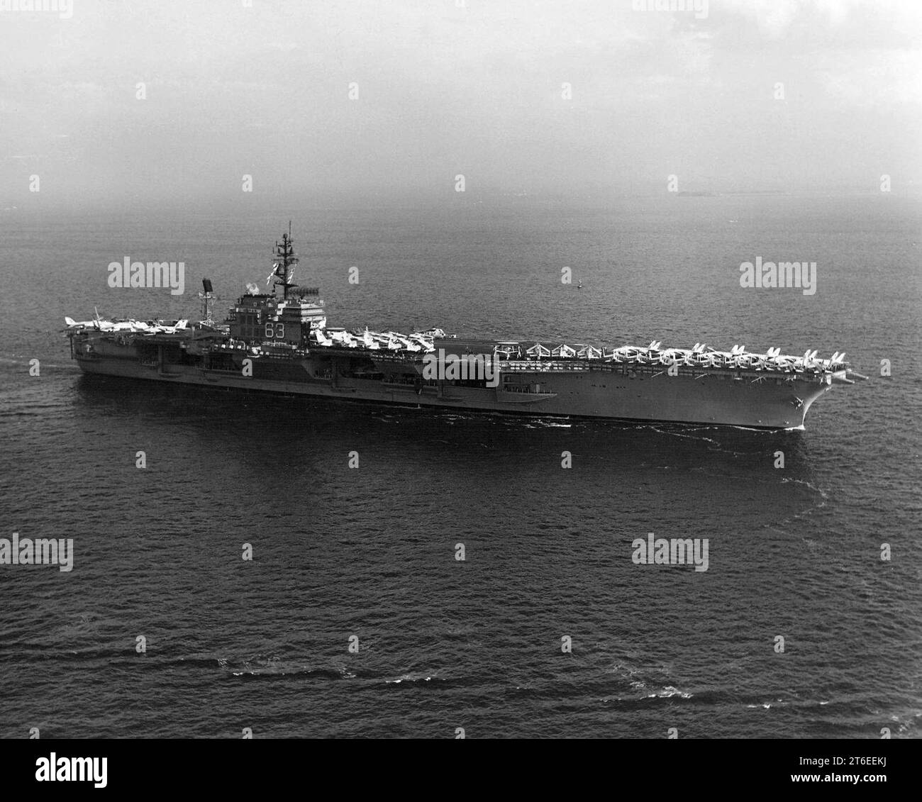 USS Kitty Hawk (CV-63) off Japan in November 1977 Stock Photo