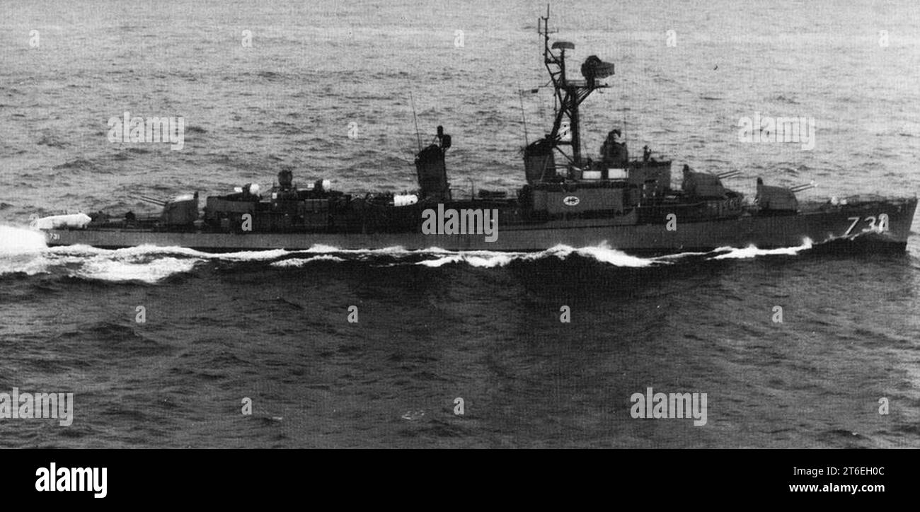 USS Maddox (DD731) underway in 1968 Stock Photo Alamy