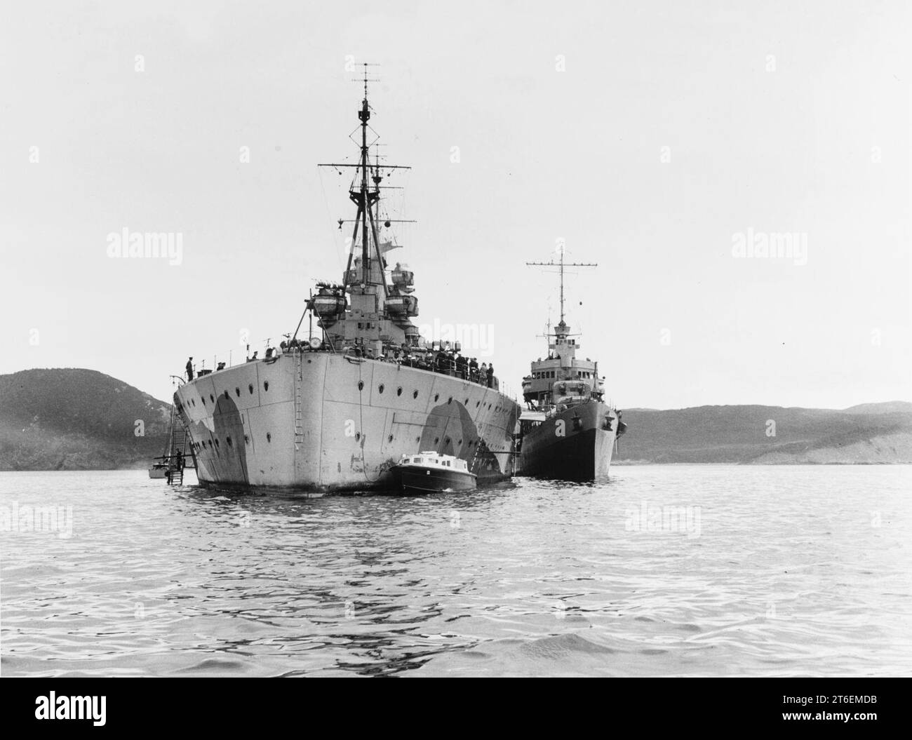 USS McDougal (DD-358) alongside HMS Prince of Wales (53) in Placentia Bay, Newfoundland, in August 1941 Stock Photo