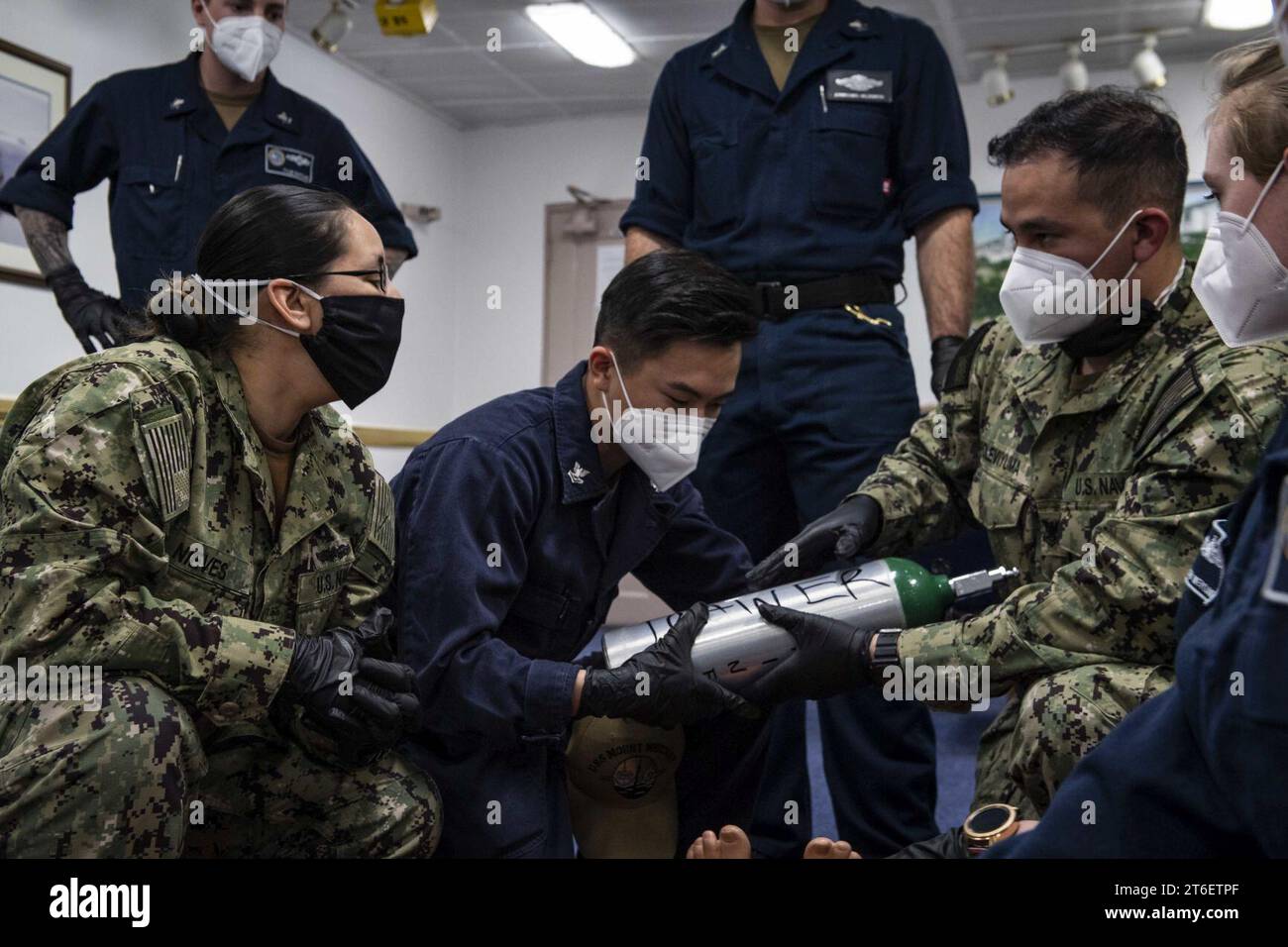 USS Mount Whitney Stretcher Bearer Training (49898130893 Stock Photo