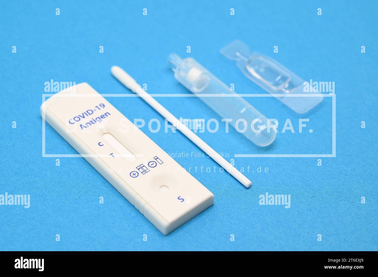 Stock und Symbolbilder I 10.11.2023 Coronatest, CoronaTest, Corona