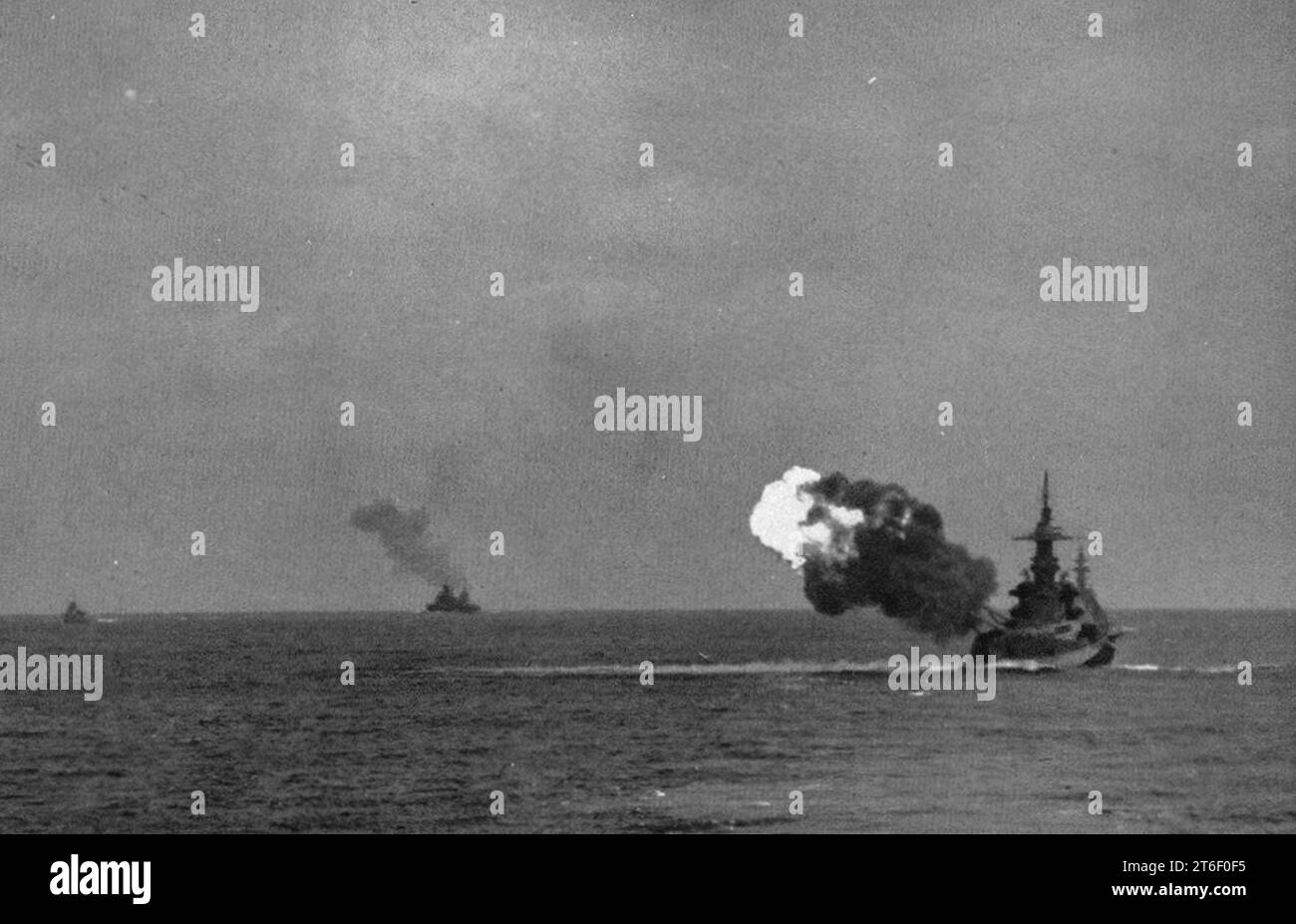 USS North Carolina (BB-55) firing broadside c1944 Stock Photo - Alamy