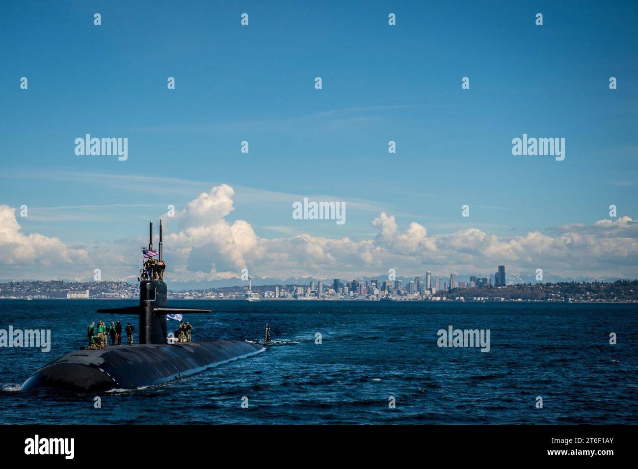 USS Olympia arrives at Naval Base Kitsap-Bremerton. (27029730218) Stock Photo