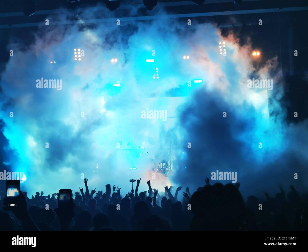 Actor silhouette stage hi-res stock photography and images - Alamy