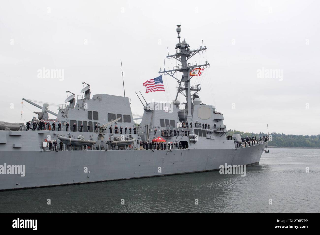 USS Ralph Johnson (DDG-114) pulls into Naval Station Everett US Navy 180427 Stock Photo