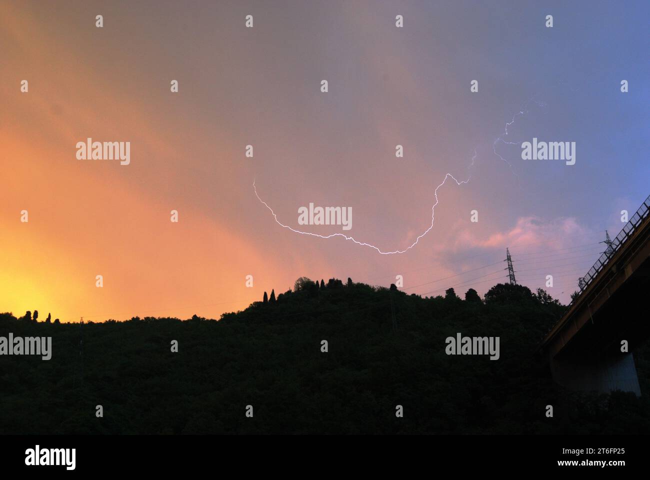 Lightning bolt silhouette hi-res stock photography and images - Alamy