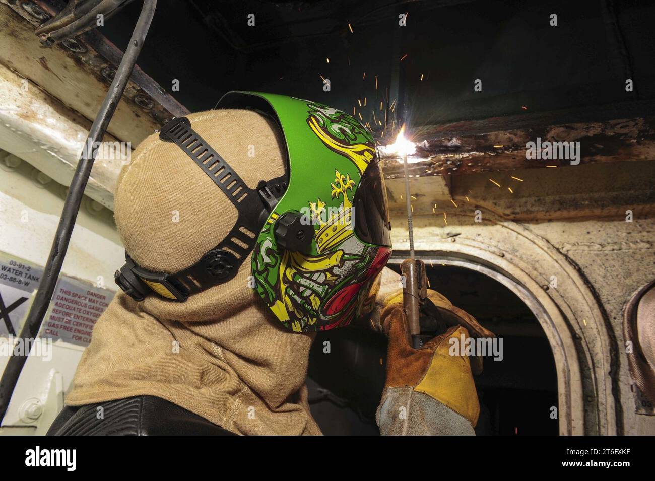 Uss theodore r hi-res stock photography and images - Alamy