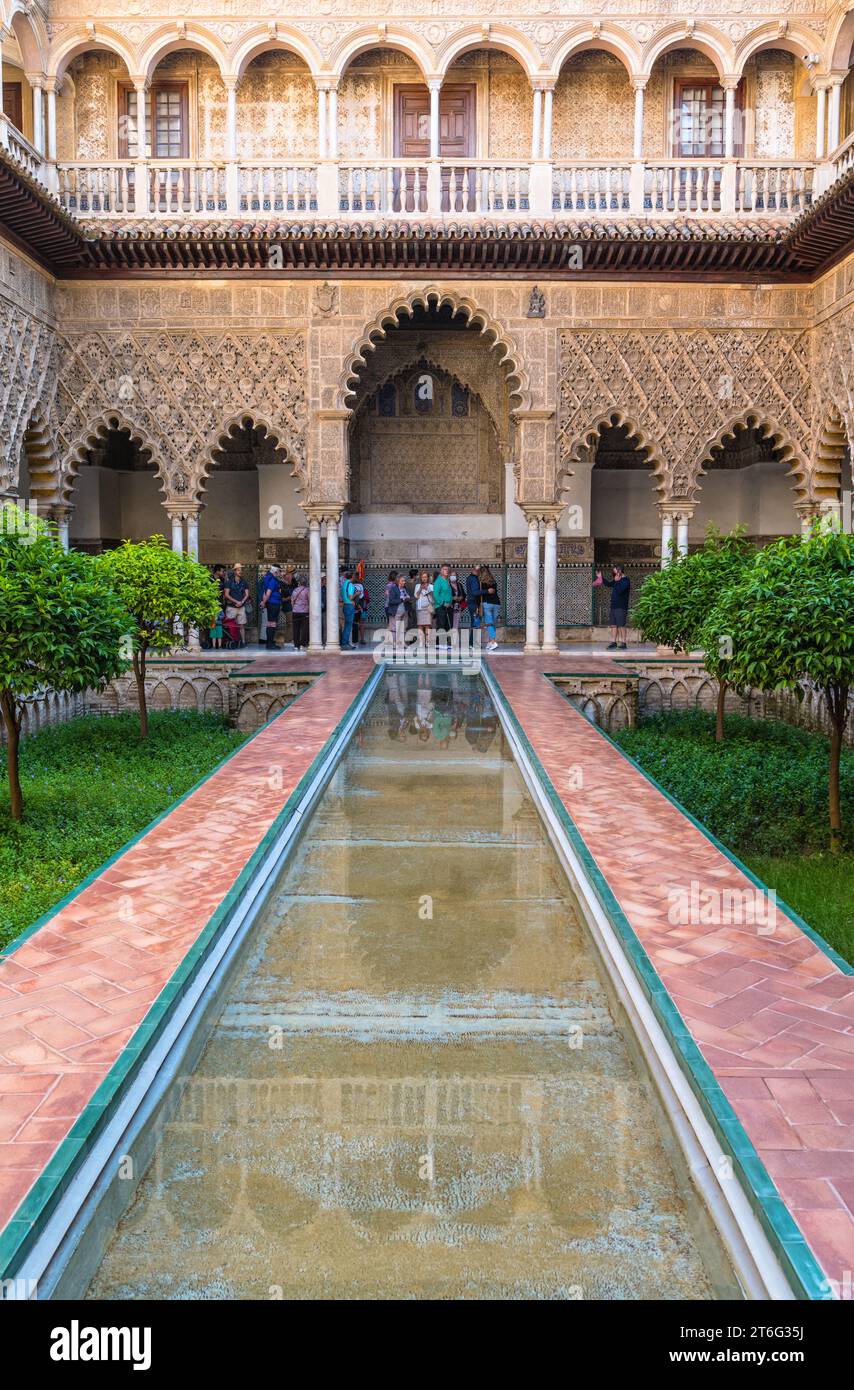 Patio de las Doncellas (Courtyard of the Maidens) in the Real Alcazar ...