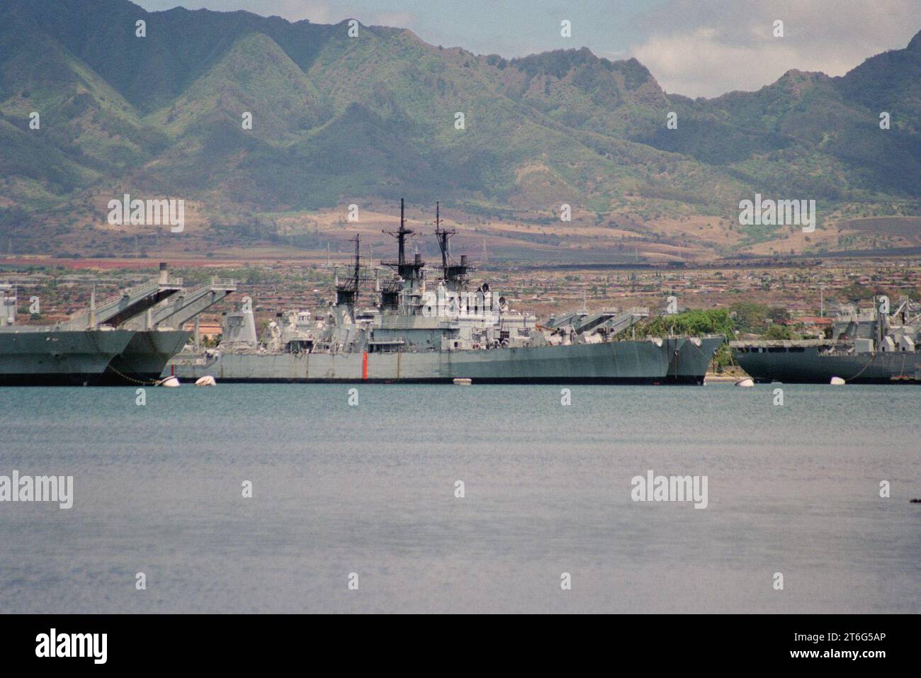 USS Worden (CG-18) and USS Reeves (CG-24) laid up at Pearl Harbor ...