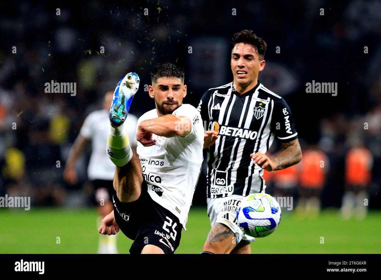 Sao Paulo, Brazil. 10th Nov, 2023. Bruno Mendes during the game between CORINTHIANS X ATLETICO MG at NEO QUIMICA ARENA in Sao Paulo, Brazil (Fernando Roberto/SPP) Credit: SPP Sport Press Photo. /Alamy Live News Stock Photo