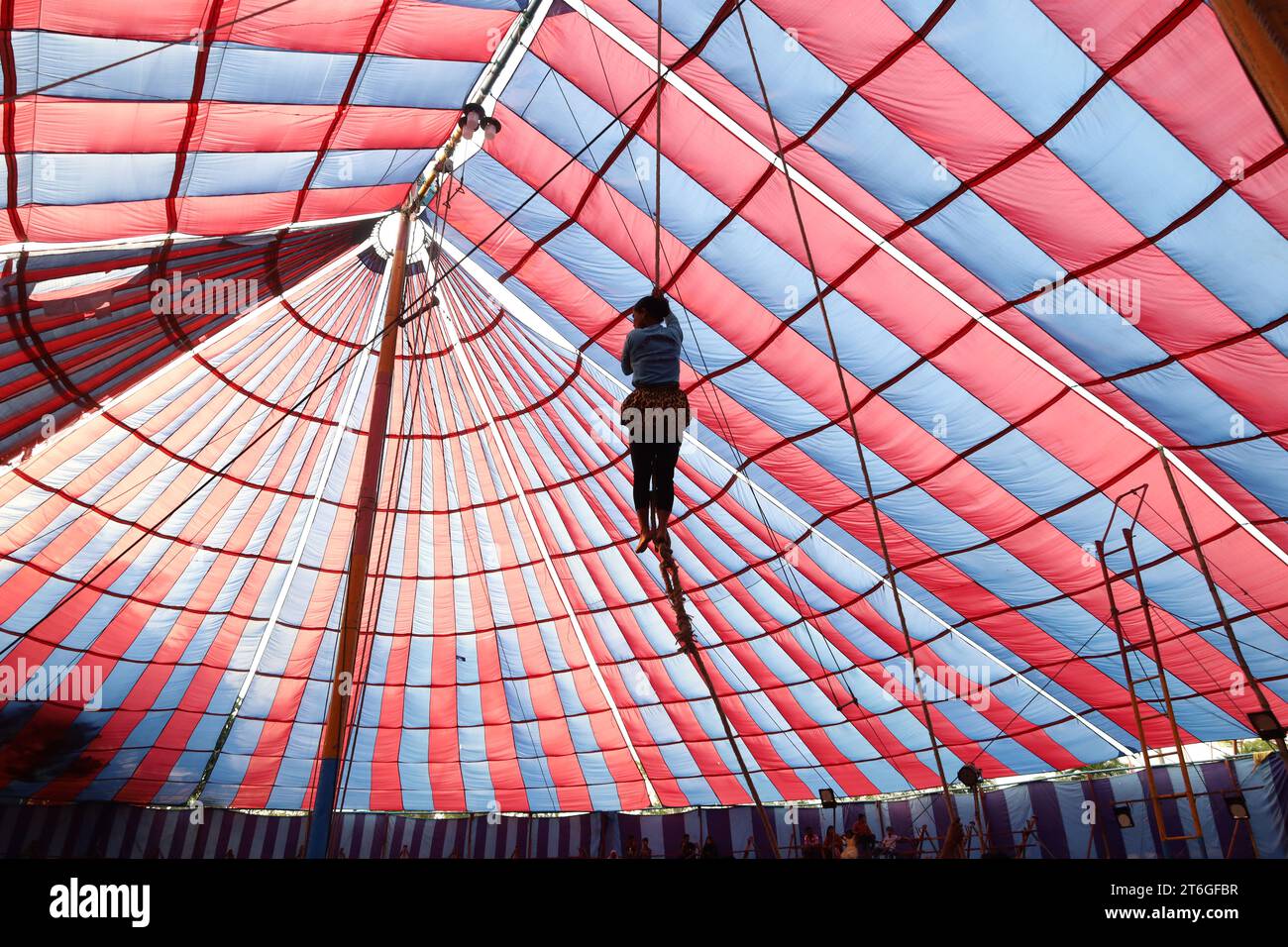 Panchagarh, Panchagarh, Bangladesh. 10th Nov, 2023. A member of The