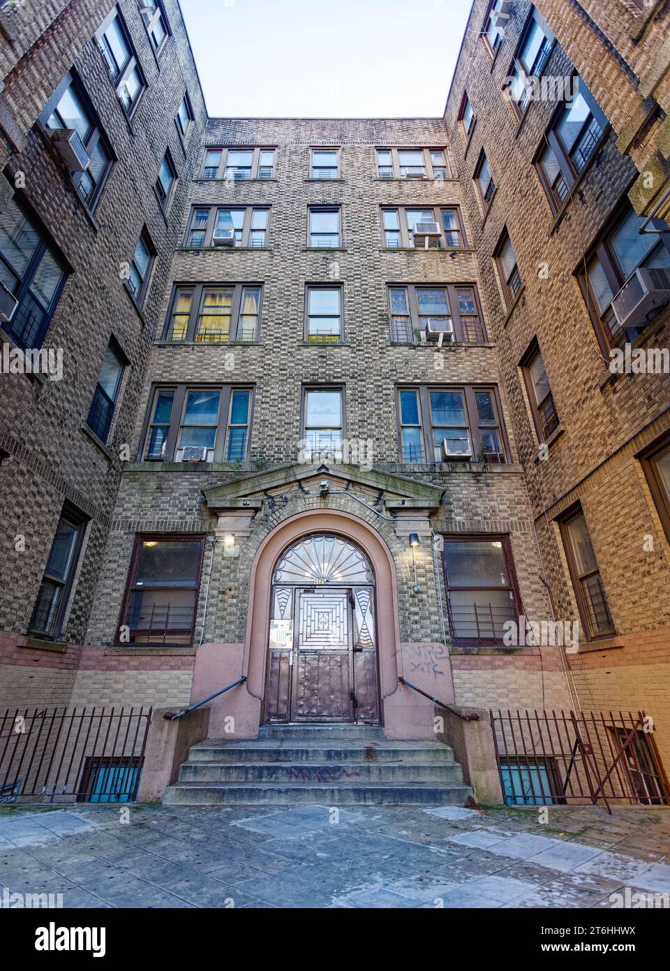 96 Wadsworth Terrace, an Emery Rothdesigned twowing apartment