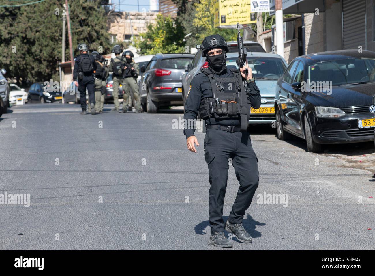Israeli security officer seen moving around the Arab neighbourhood
