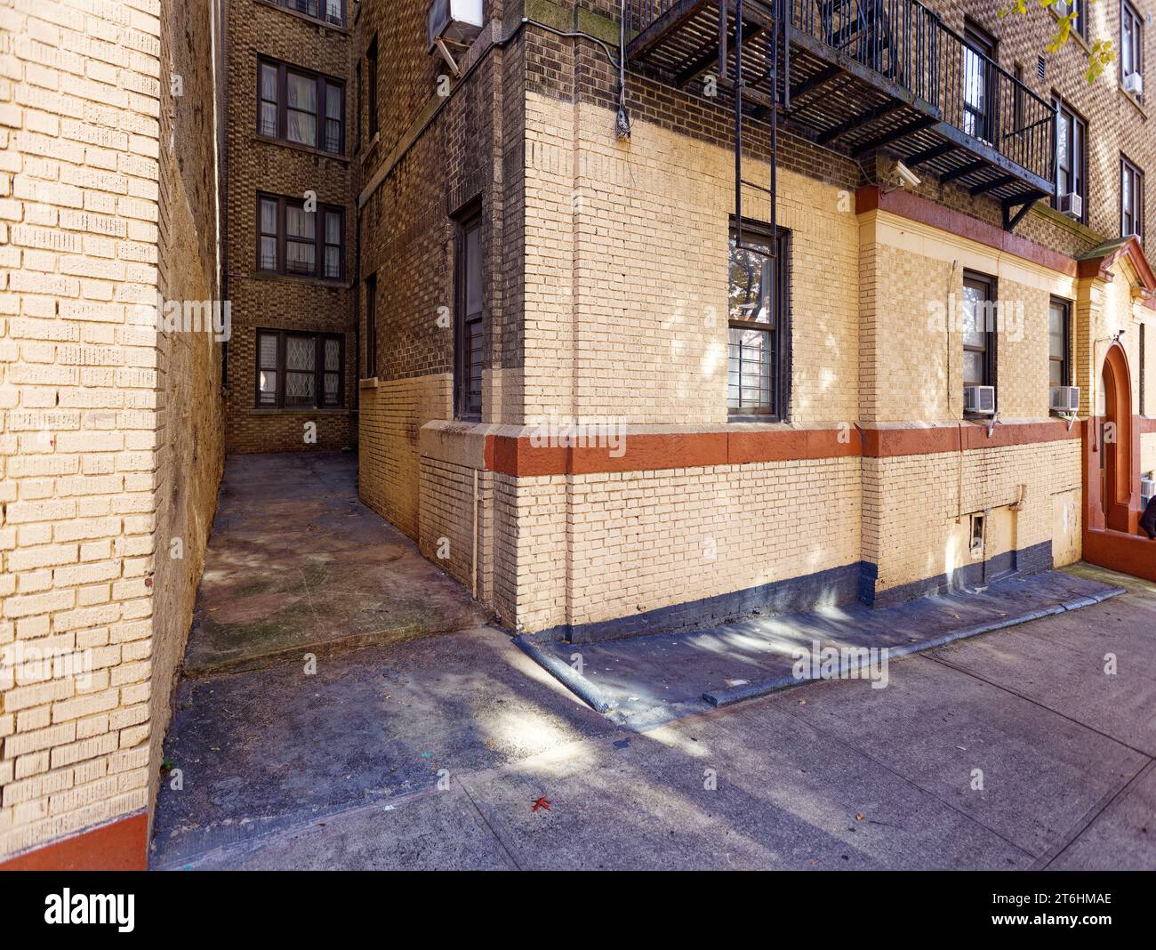 30 Fairview Avenue, an Emery Rothdesigned apartment building, built 1923. Constructed on a