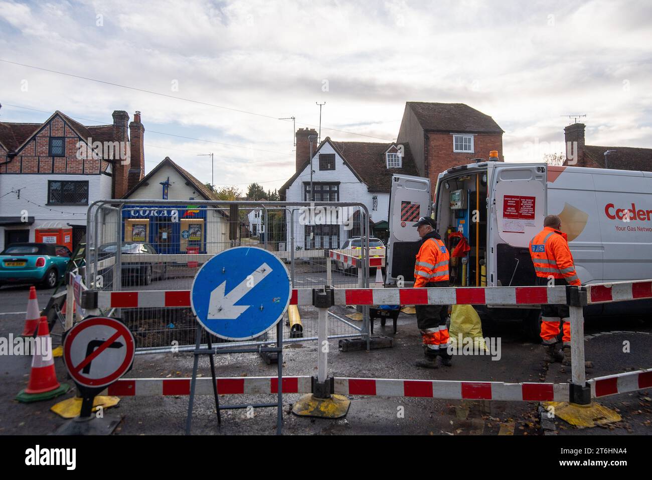 Old Amersham, UK. 10th November, 2023. Cadent gas contractors are