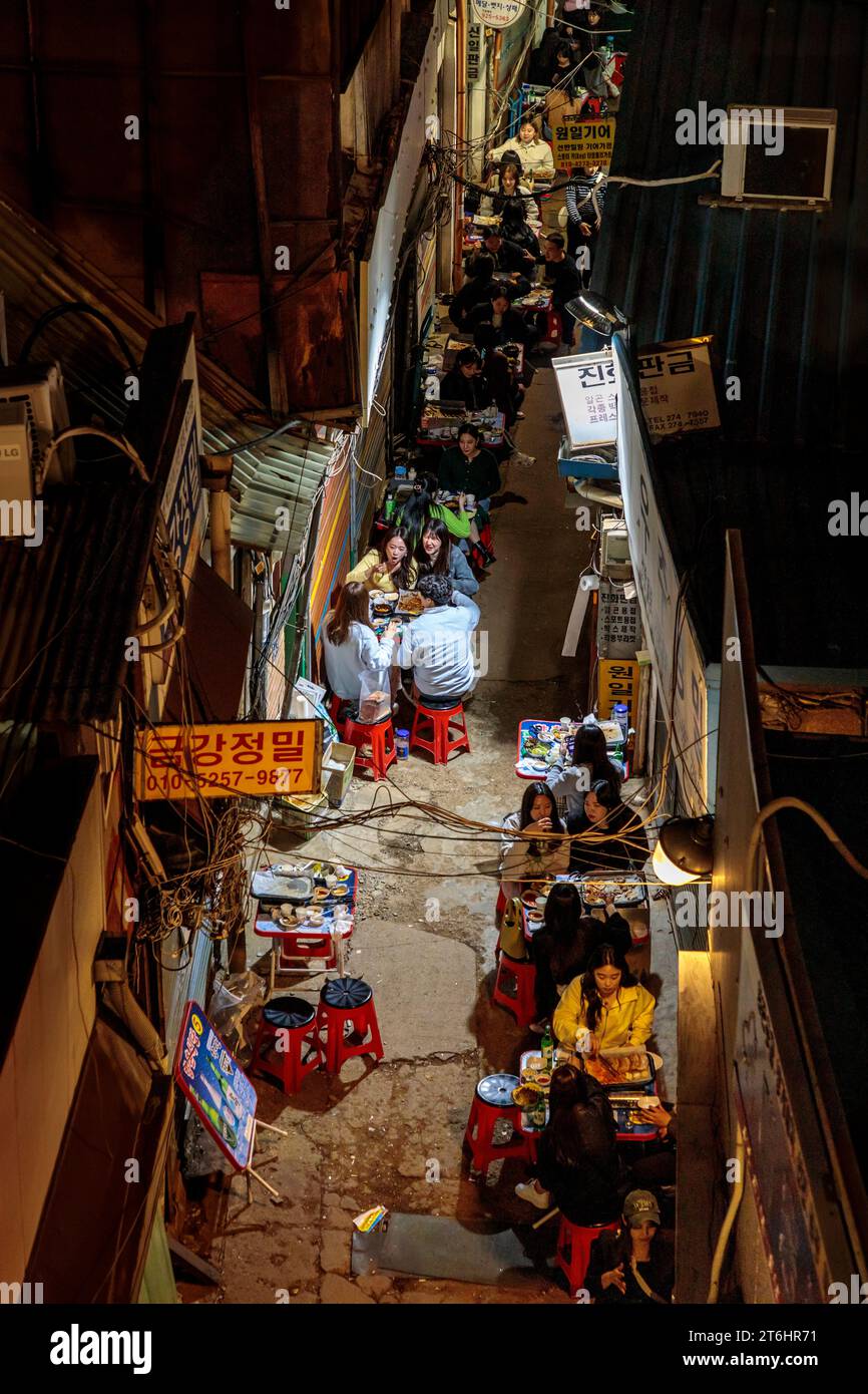 Humans of seoul hi-res stock photography and images - Alamy
