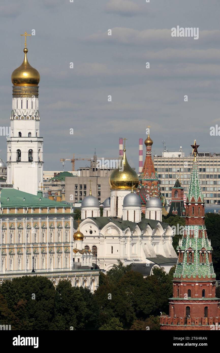 Moscow, Russia - august 30 2023:  View of the Kremlin from the Cathedral of Christ the Savior in Moscow Stock Photo