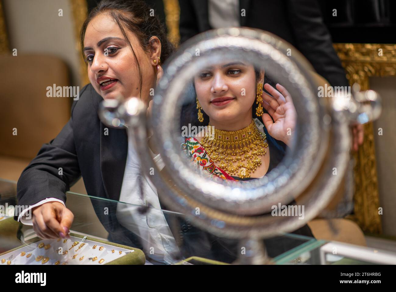 P p jewellers hi res stock photography and images Alamy