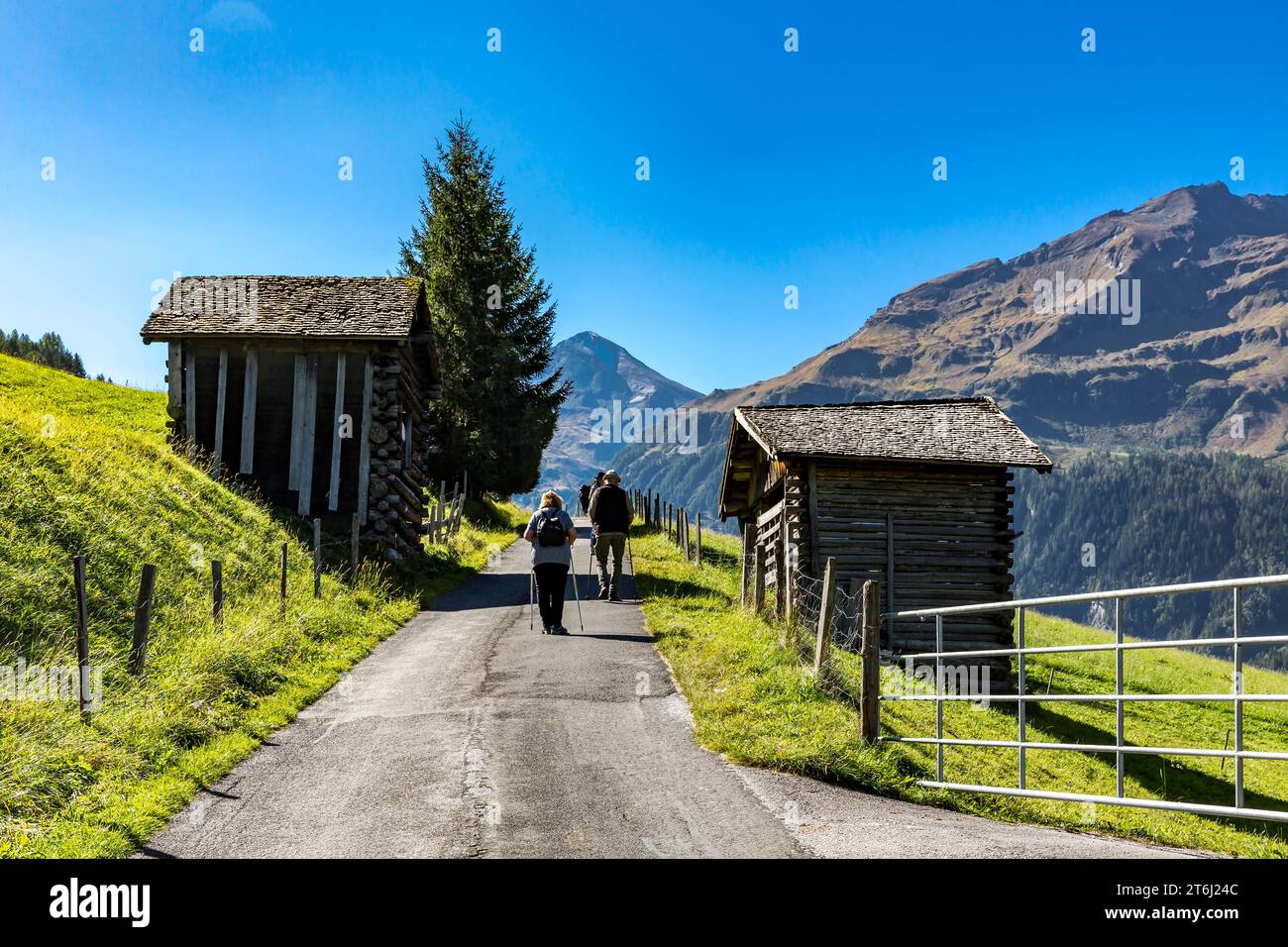Tourists hiking, Fröstlberg, Ritterkopf, 3006 m, Rauris, Raurisertal, Pinzgau, Salzburger Land, Austria Stock Photo