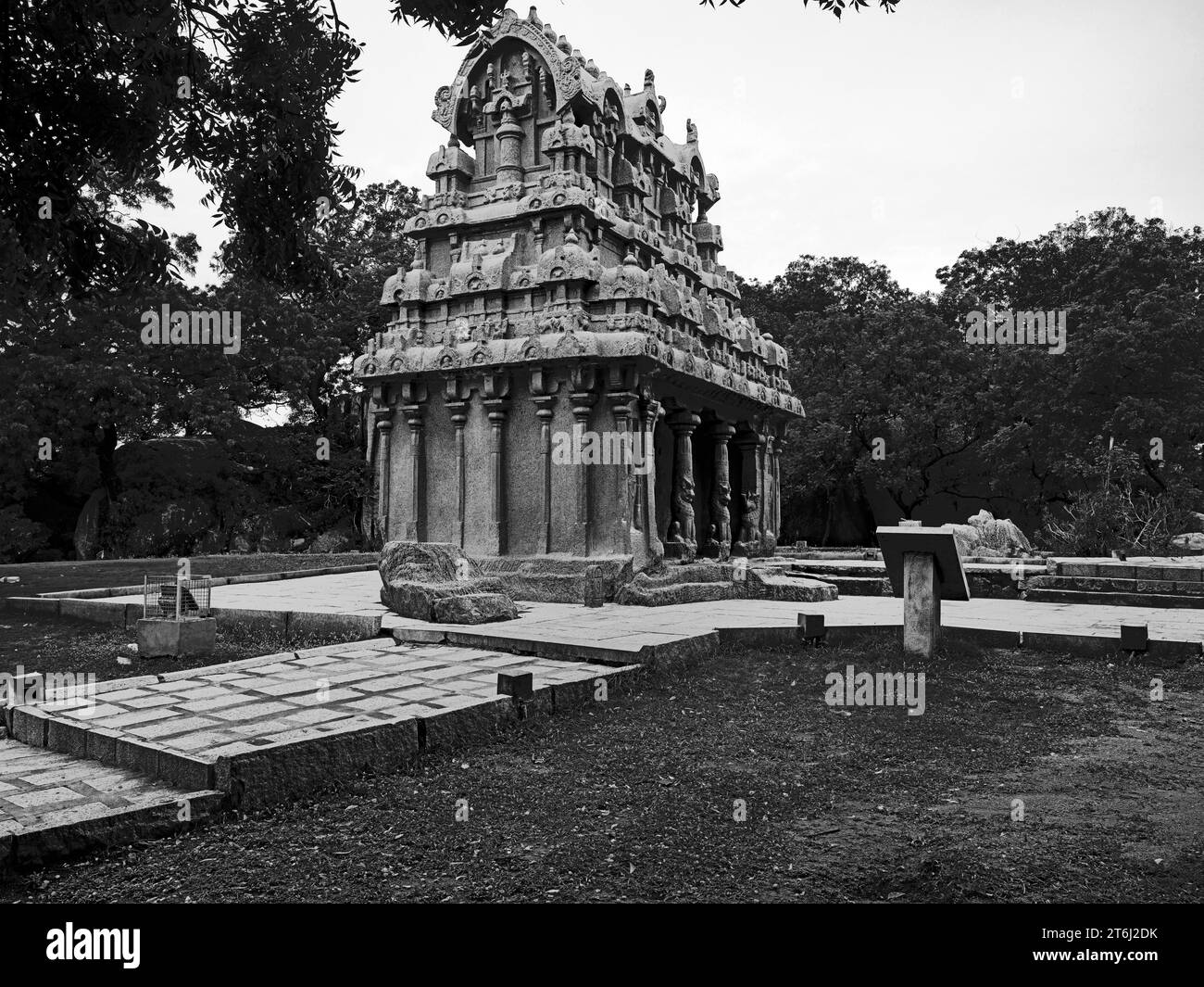 Seventh century rock/cave temple at Mamallapuram (Mahabalipuram), on the Coromandel Coast of Bay