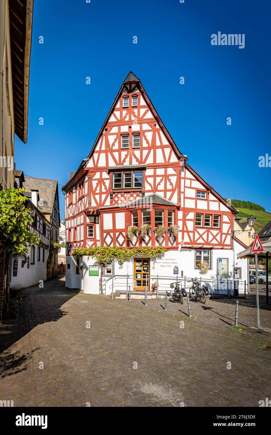 historic half-timbered house in Ediger-Eller on the Lower Moselle, Calmont region, house with bay window Stock Photo