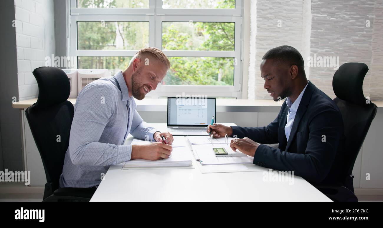 Accounting consulting business services hi-res stock photography and ...