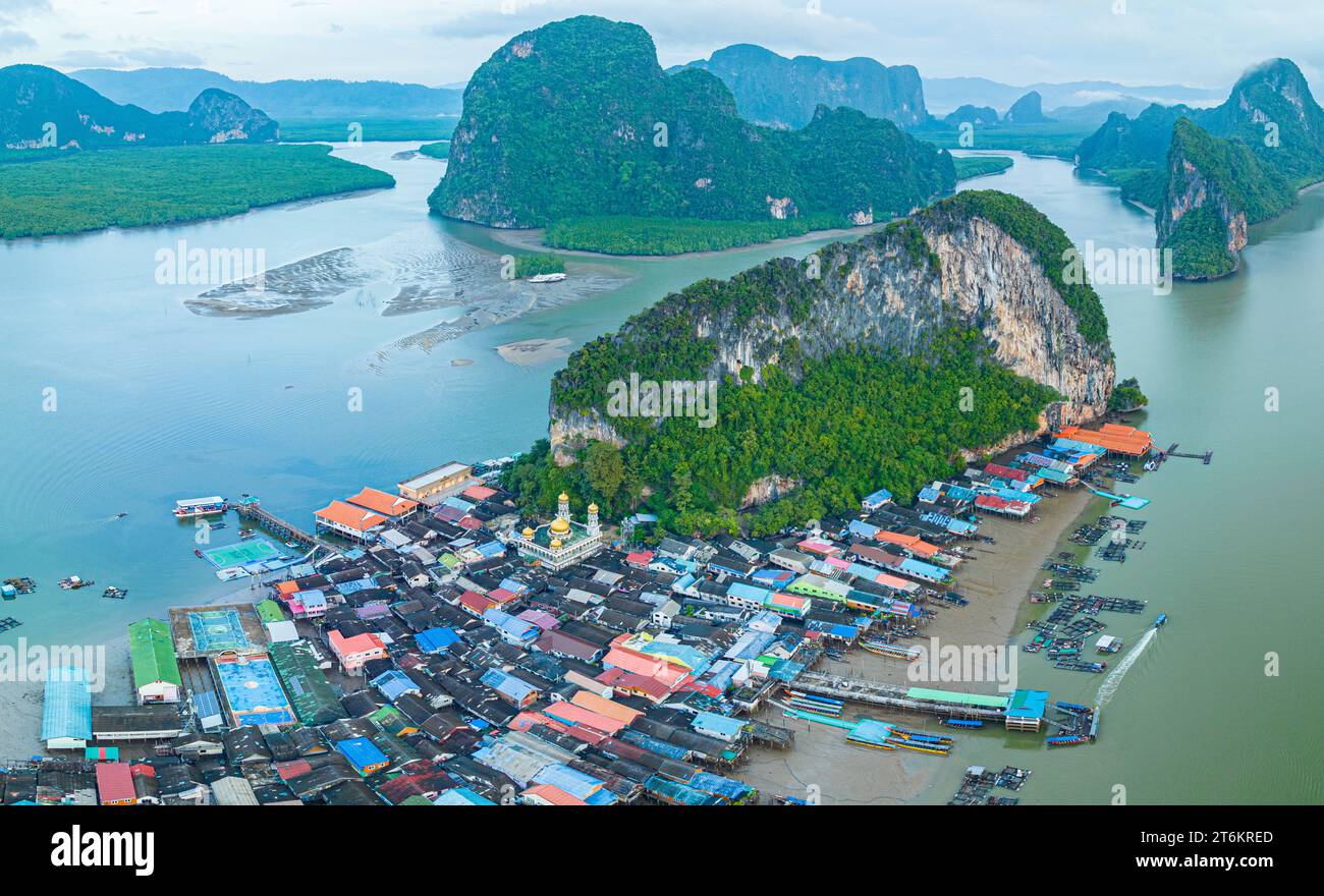Fishing boat living quarters hi-res stock photography and images - Alamy