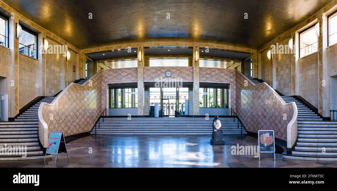 Lobby and double staircase of the IG Farben Building in Frankfurt am Main, Germany, home to the Westend campus of the Goethe University since 2001. Stock Photo
