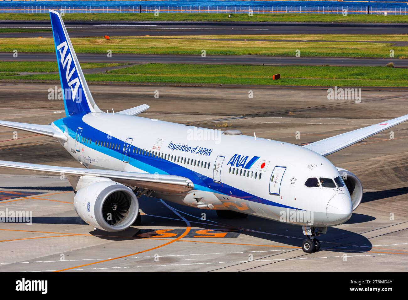 Nippon airways ana boeing 787 hi-res stock photography and images
