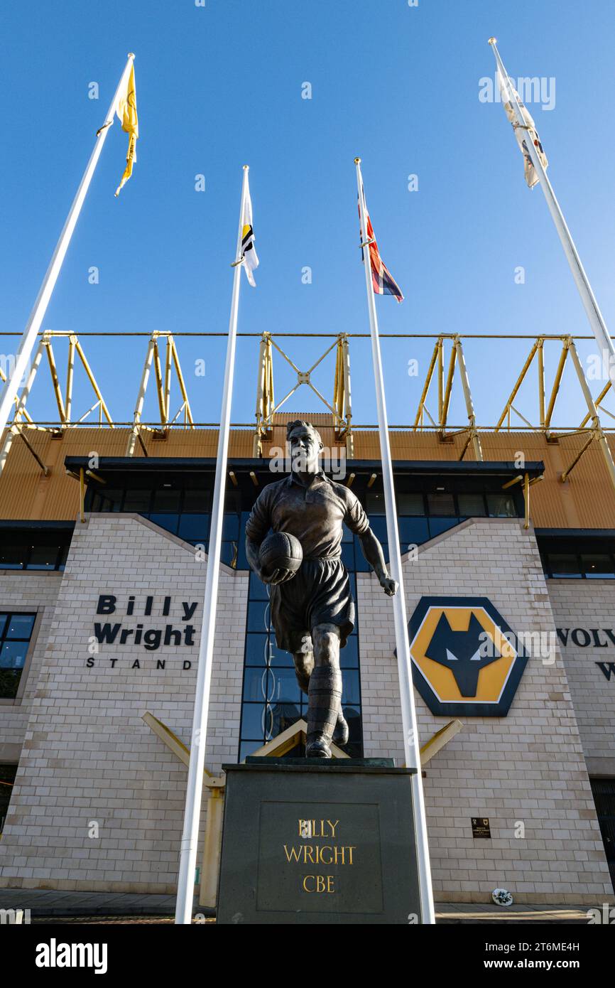 Billy wright statue molineux stadium hires stock photography and