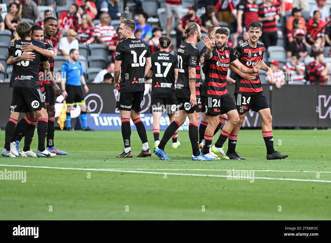 Sydney, Australia. 11th November 2023;  CommBank Stadium, Sydney, NSW, Australia; A-League Football, Western Sydney Wanderers versus Perth Glory; Wwestern Sydney celebrate after Tate Russell scores to make it 2-0 in the 57th minute Credit: Action Plus Sports Images/Alamy Live News Stock Photo