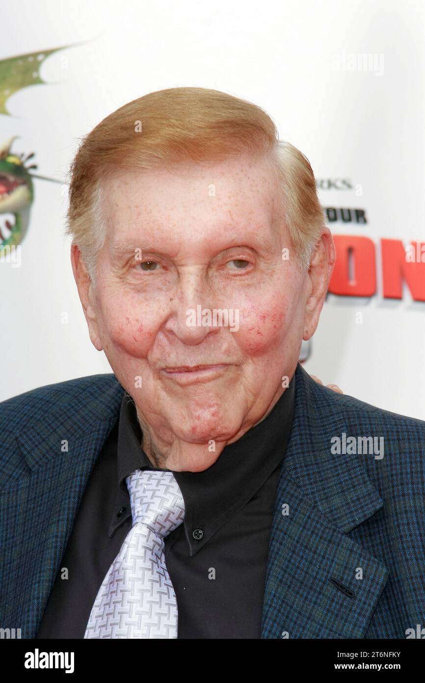Sumner Redstone at the Premiere of Dreamworks' 