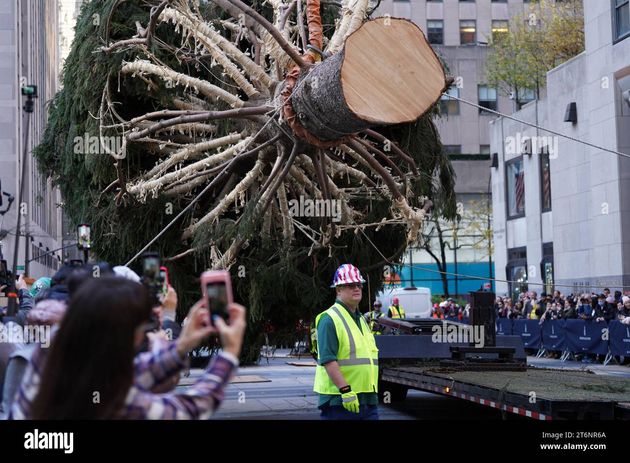 November 11, 2023, New York, New York, USA (NEW) Christmas tree