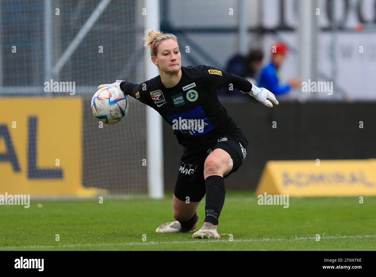 Pia Piplits (1 Vienna) in action during the Admiral Frauen Bundesliga match First Vienna FC vs Blau Weiss Linz at Hohe Warte  (Tom Seiss/ SPP) Stock Photo