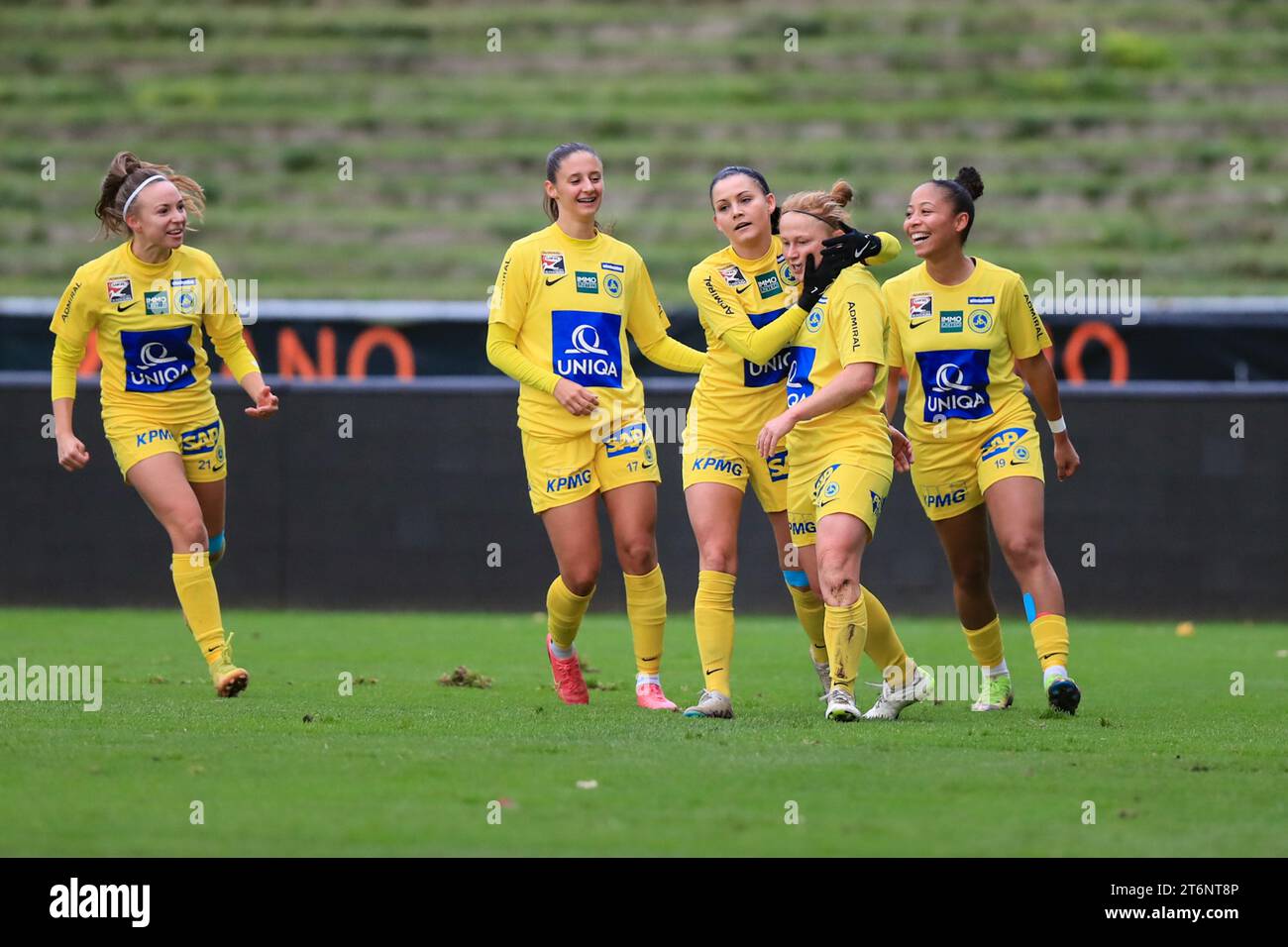 First Vienna FC players celebrating a goal during the Admiral Frauen Bundesliga match First Vienna FC vs Blau Weiss Linz at Hohe Warte  (Tom Seiss/ SPP) Stock Photo