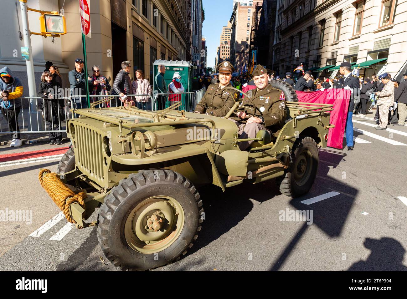 New York City, NY – 11 November 2023. The annual Veterans Day Parade gathered American veterans, foreign veterans, and their supporters to march up Fifth Avenue. The National Guard and a vintage jeep. Stock Photo