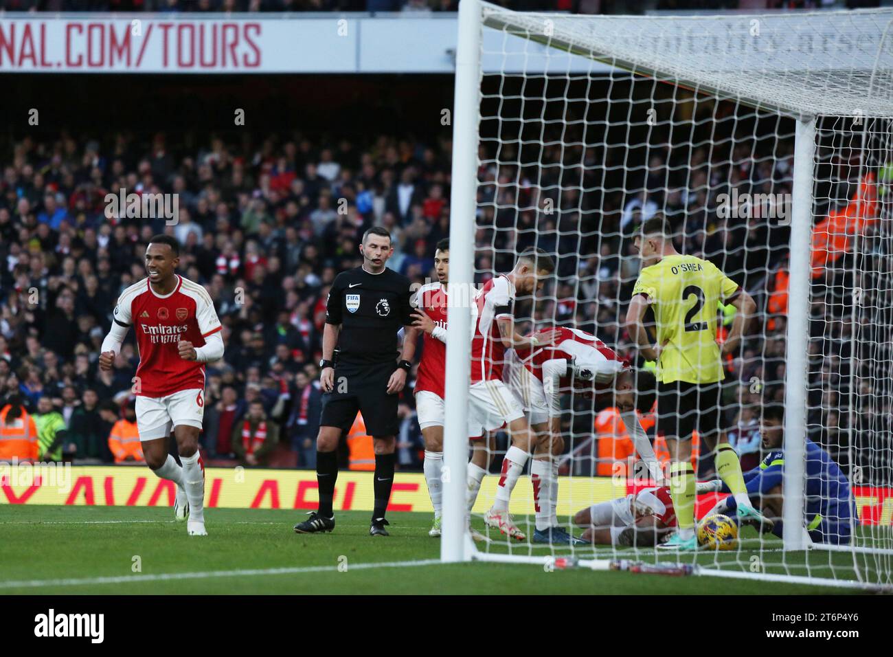 Arsenal celebrate Leandro Trossard's opening goal during during the Premier League match between Arsenal and Burnley at the Emirates Stadium, London, England on 11 November 2023. Photo by Joshua Smith. Editorial use only, license required for commercial use. No use in betting, games or a single club/league/player publications. Stock Photo