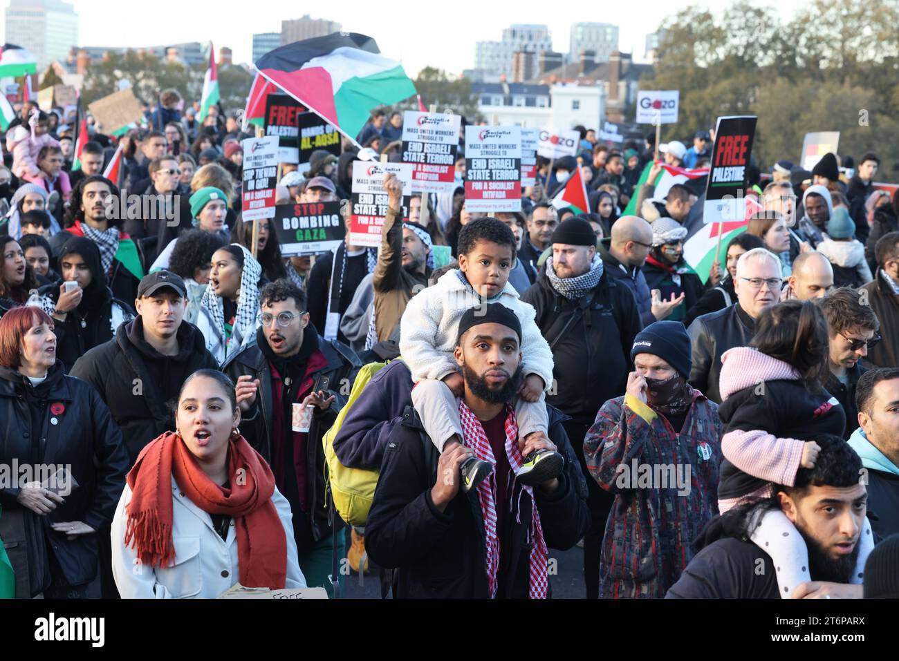 London, UK, 11th November 2023. Police estimated that 300 000 joined the pro Palestinian march from Hyde Park, across Vauxhall Bridge towards the American Embassy, with demonstrators calling for a ceasefire in Gaza. The march fell on the same day as Armistice Day, but stayed well away from the Cenotaph commemorations. Credit : Monica Wells/Alamy Live News Stock Photo