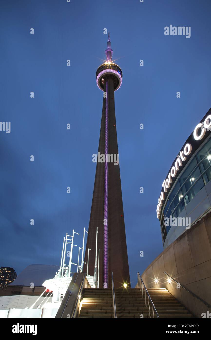 CN Tower, Toronto Illuminated At Night Stock Photo - Alamy