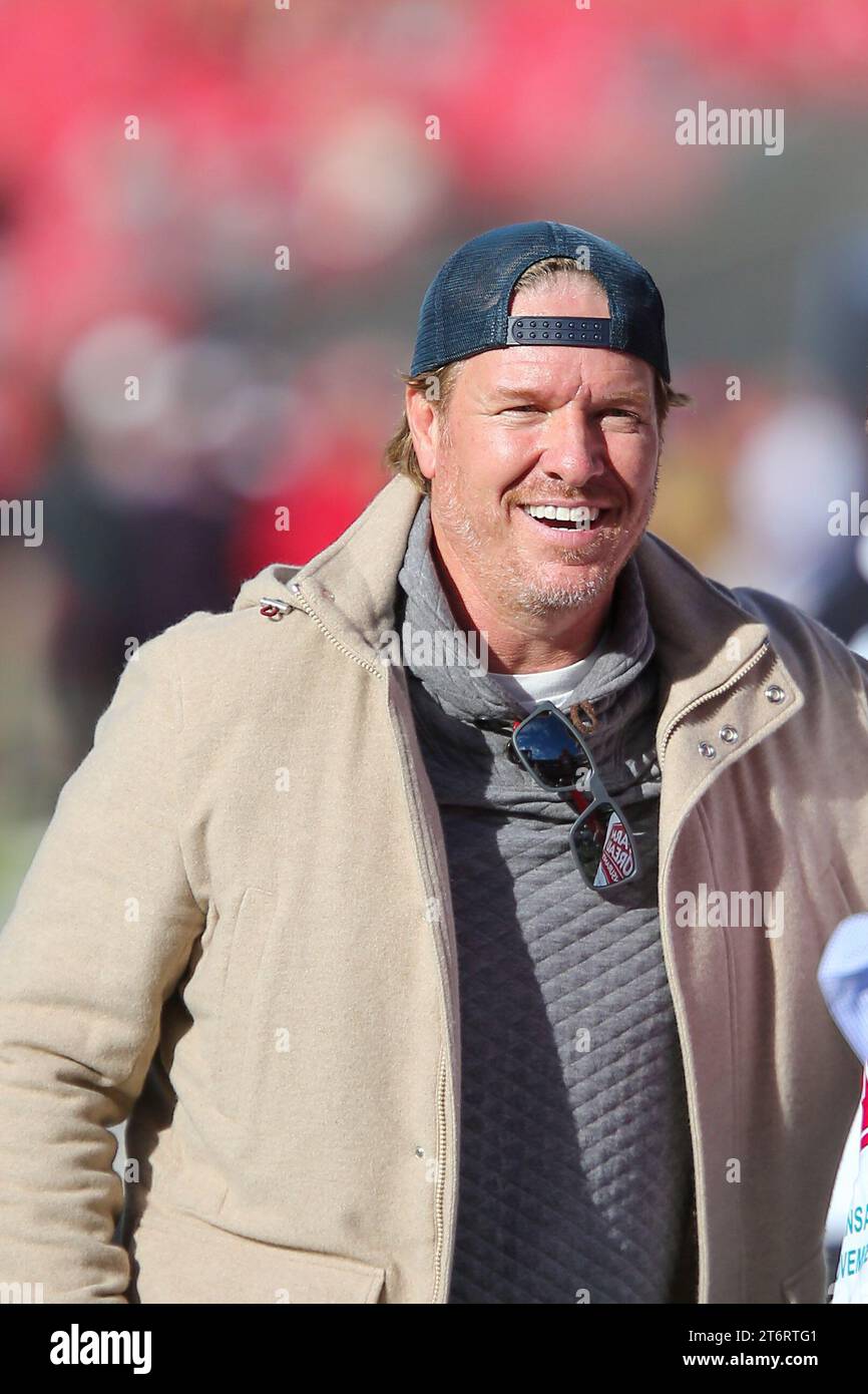 November 11, 2023: Chip Gaines from Fixer Upper was on hand for the game along the sidelines. Auburn defeated Arkansas 48-10 in Fayetteville, AR. Richey Miller/CSM Stock Photo