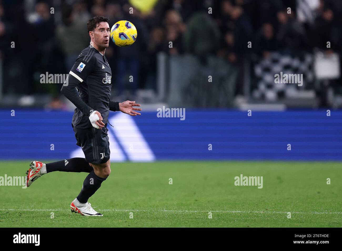 Dusan Vlahovic of ACF Fiorentina in action against Leonardo Bonucci of Juventus  FC during ACF Fiorentina vs Juventu - Photo .LiveMedia/Matteo Papini Stock  Photo - Alamy