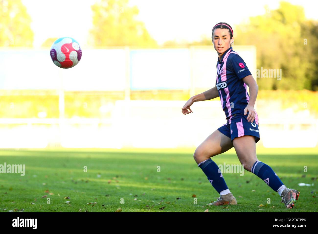 Phoebe Read (15 Dulwich Hamlet) in action Stock Photo