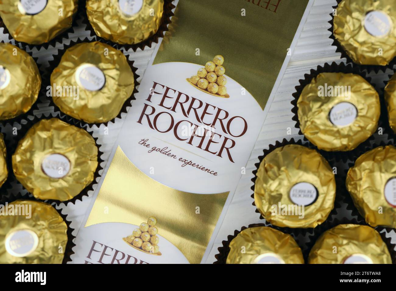 Box of ferrero rocher hi-res stock photography and images - Alamy