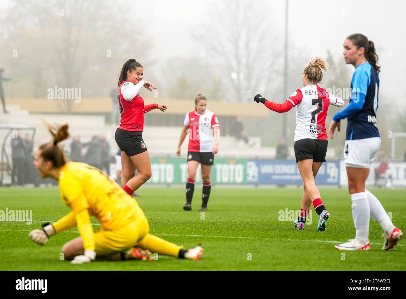 Rotterdam - Jada Conijnenberg of Feyenoord V1 celebrates the 1-0 during the match between Feyenoord V1 v AZ V1 at Nieuw Varkenoord on 12 November 2023 in Rotterdam, Netherlands. (Box to Box Pictures/Yannick Verhoeven) Stock Photo