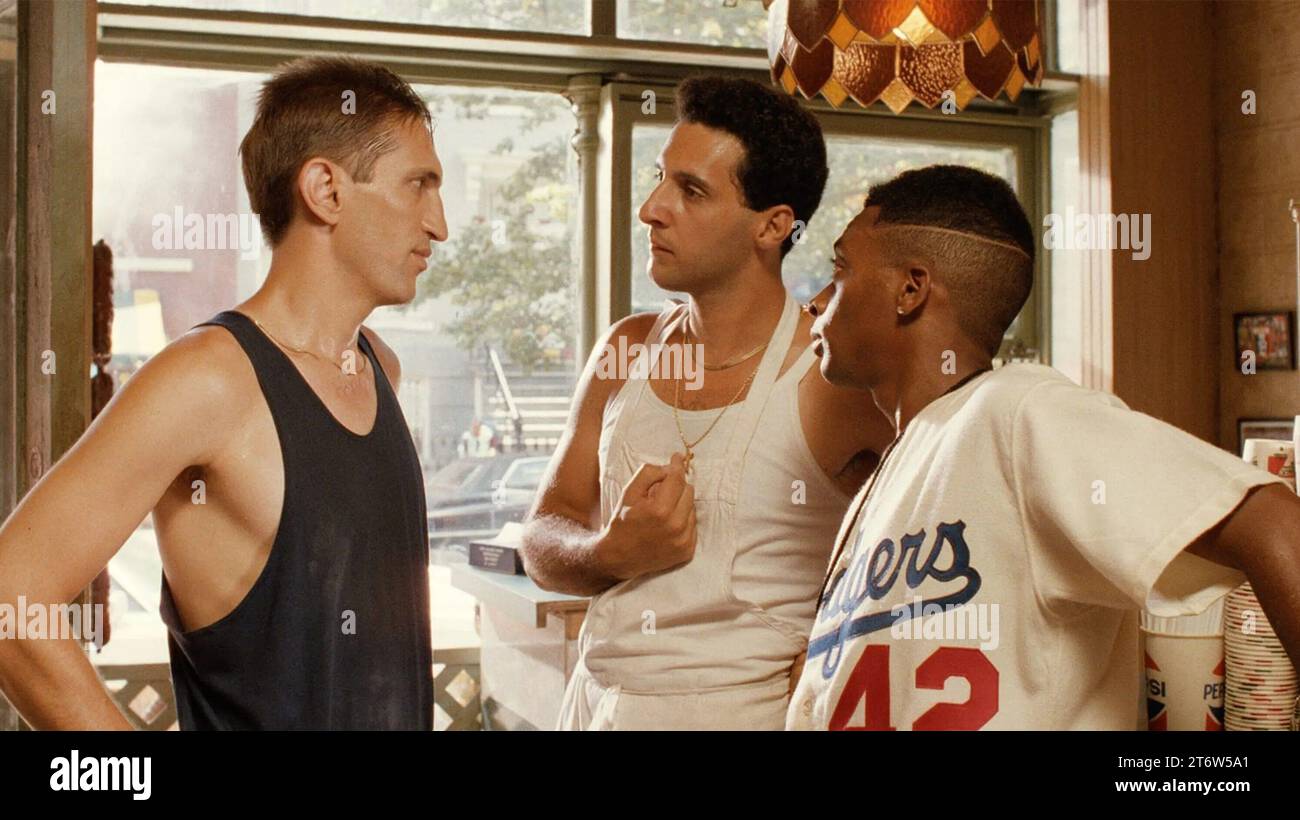 JOHN TURTURRO, SPIKE LEE and RICHARD EDSON in DO THE RIGHT THING (1989), directed by SPIKE LEE